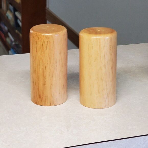 Vintage Light Oak Solid Wood Salt & Pepper Shaker Set Smooth Natural Finish 3.5" - Picture 2 of 6